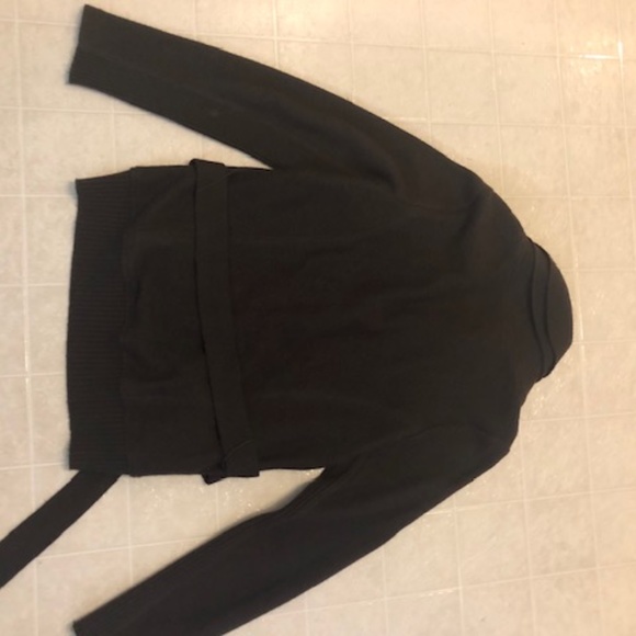 Olsen Europe pure wool cardigan, size 6 - Picture 6 of 6